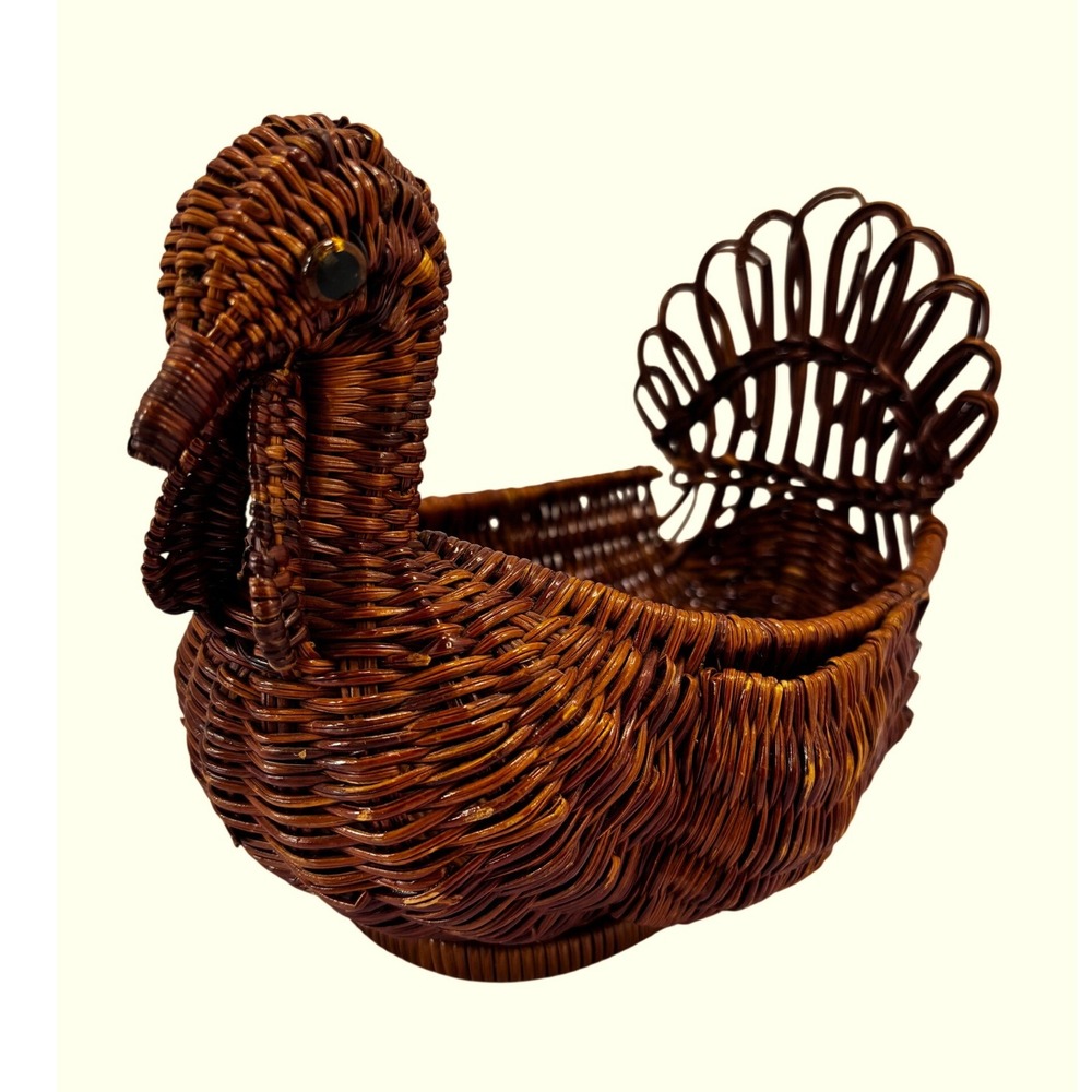 Vintage Woven Wicker Turkey Basket Thanksgiving Holiday Decor Dark Brown Rustic
